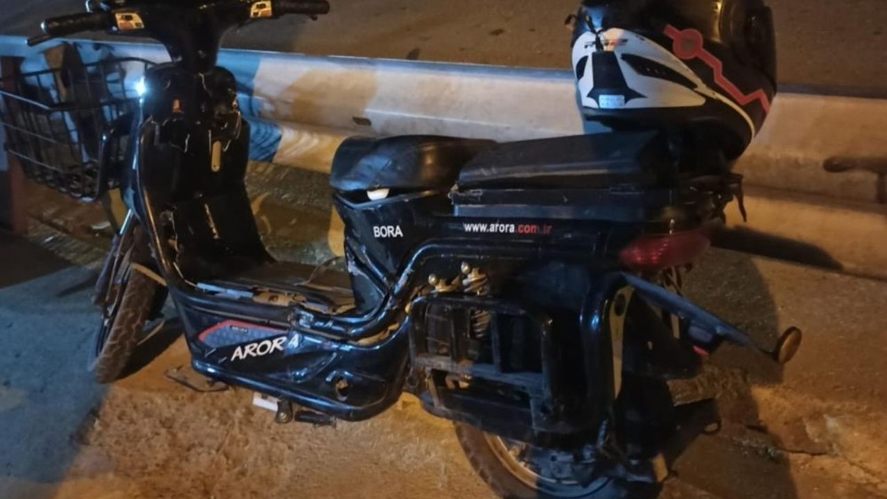 Feci Kaza Yaya Geçidinde Elektrikli Bisiklete Çarptı (2)