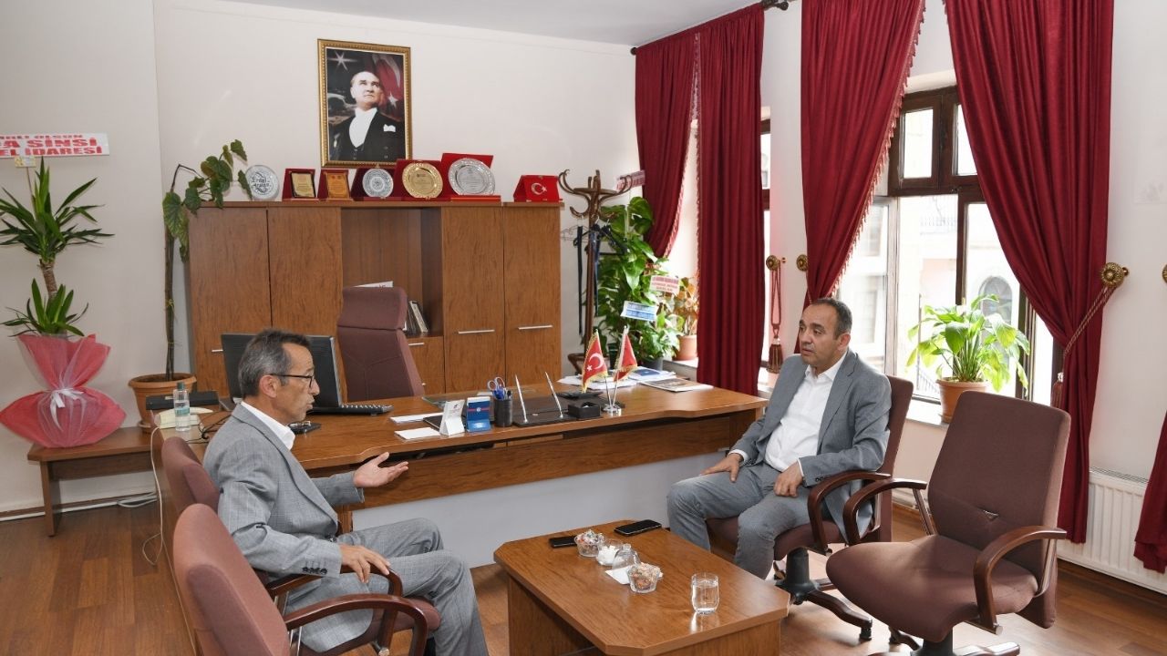 Genel Sekreter Sinsi, Kastamonu Yazma Eser Kütüphanesi’ni Ziyaret Etti (1)