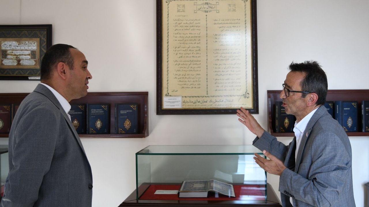Genel Sekreter Sinsi, Kastamonu Yazma Eser Kütüphanesi’ni Ziyaret Etti (2)