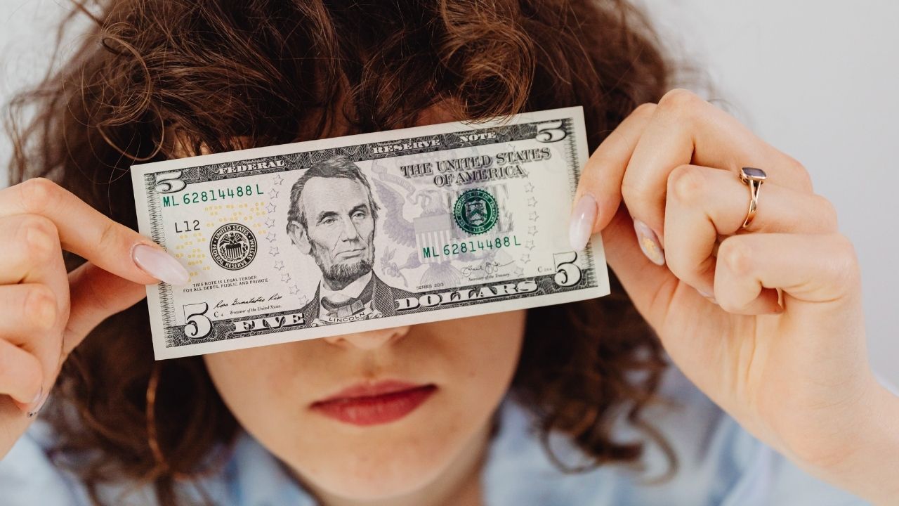 Her Gün Devalüasyon Oluyor! Uzman Ekonomistten Çarpıcı Dolar Açıklaması (2)