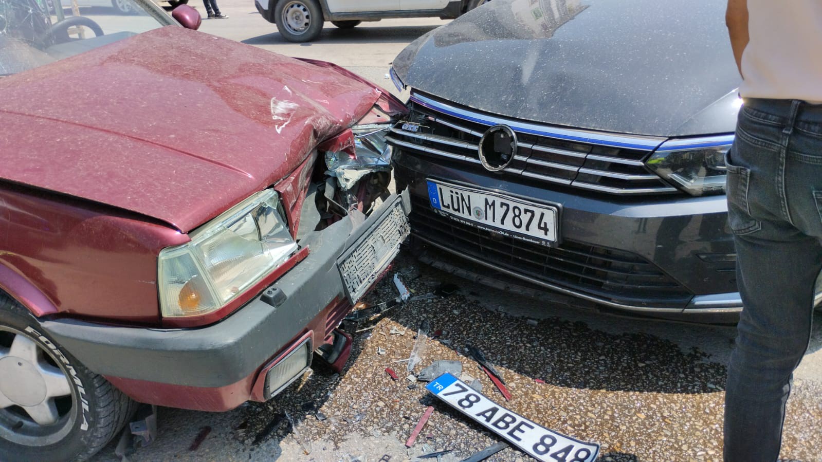 İki Otomobilin Çarpıştığı Kazada 3 Yaralı Var! 4