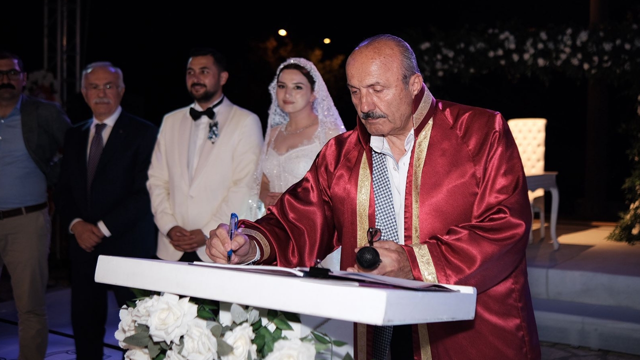 İsmail Ile Şirin Dünya Evine Girdi (1)