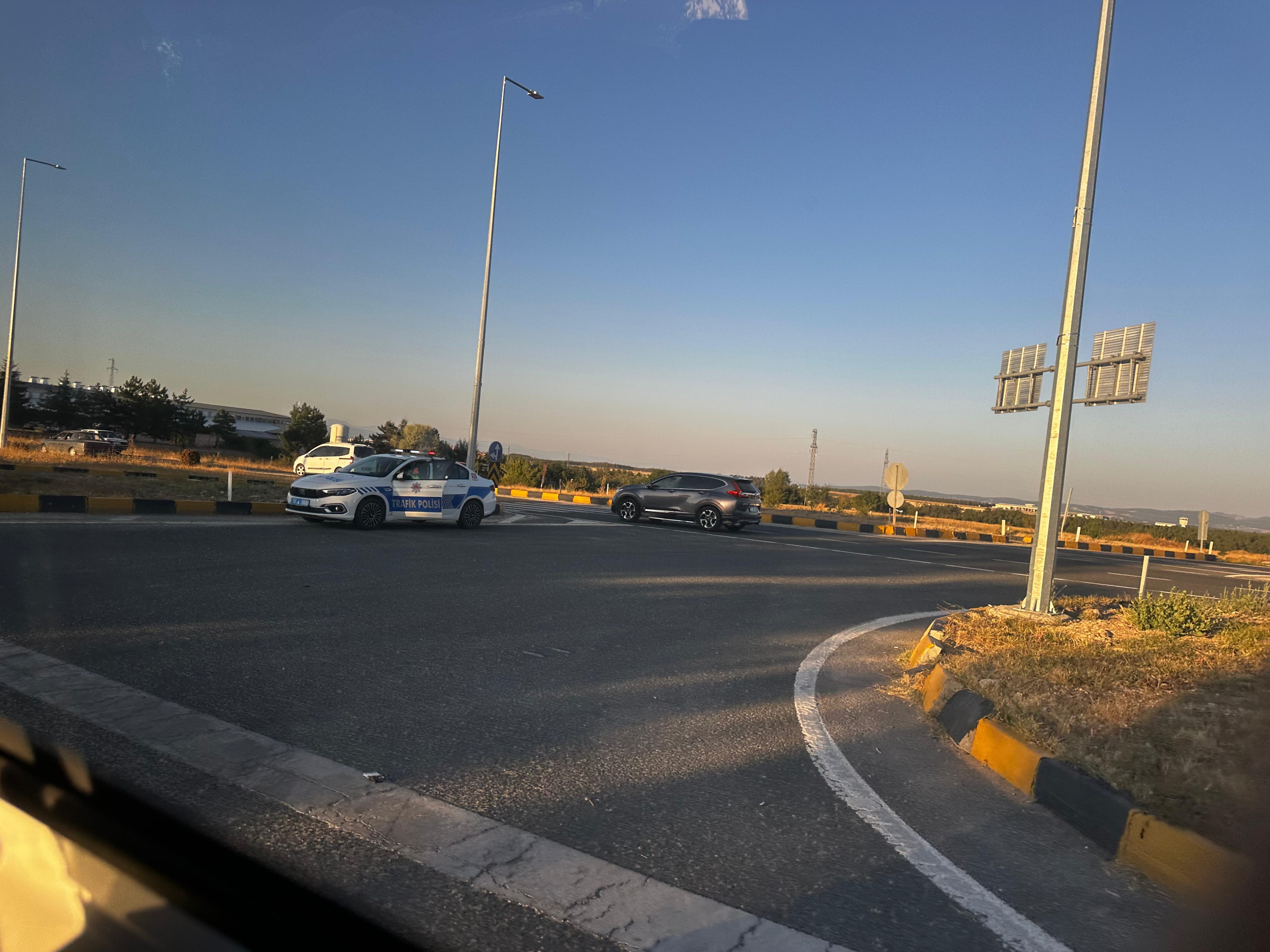 Kastamonu Havalimanı Kavşağı'nda Feci Kaza 2 Yaralı Var! 1