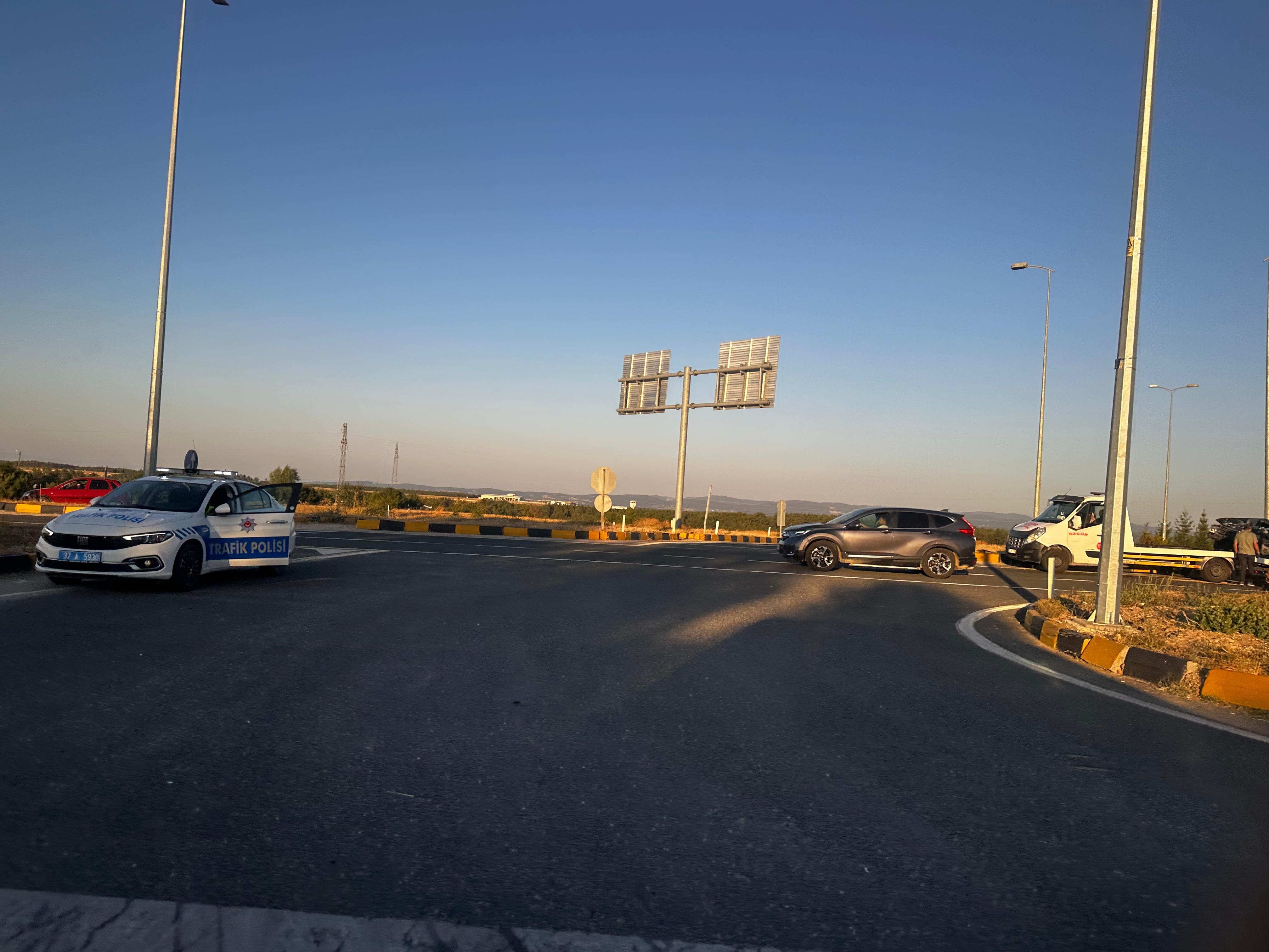 Kastamonu Havalimanı Kavşağı'nda Feci Kaza 2 Yaralı Var!