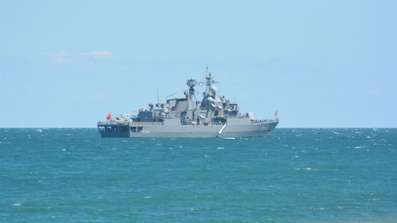 Kastamonu Sahilinde Dalga Engeli Tcg Turgut Reis Ziyareti İptal Edildi (1)