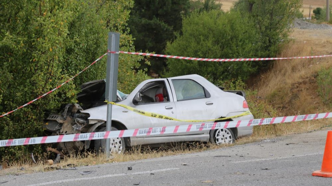 Kastamonu Tosya Yolu Akdoğan Bölgesi Feci Kaza (1)