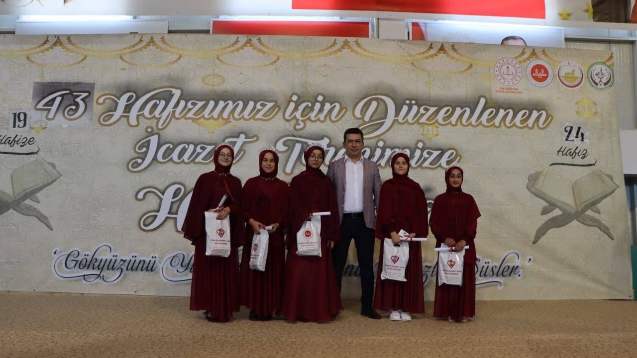 Kastamonu’da Hafızlık Merasimi Göz Doldurdu 43 Öğrenci Belgelerini Aldı (1)