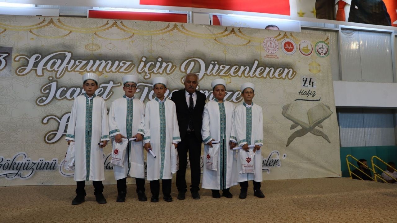 Kastamonu’da Hafızlık Merasimi Göz Doldurdu 43 Öğrenci Belgelerini Aldı (3)