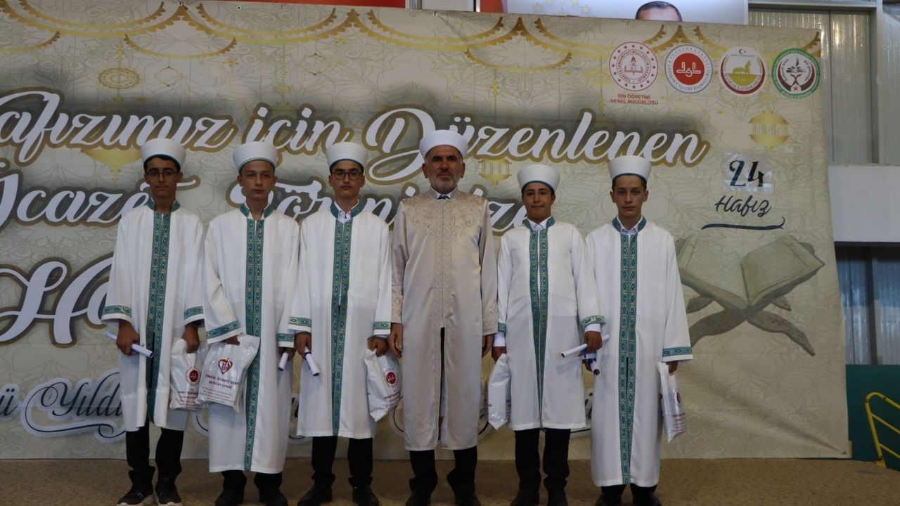Kastamonu’da Hafızlık Merasimi Göz Doldurdu 43 Öğrenci Belgelerini Aldı (5)