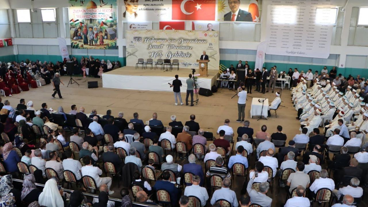 Kastamonu’da Hafızlık Merasimi Göz Doldurdu 43 Öğrenci Belgelerini Aldı (7)