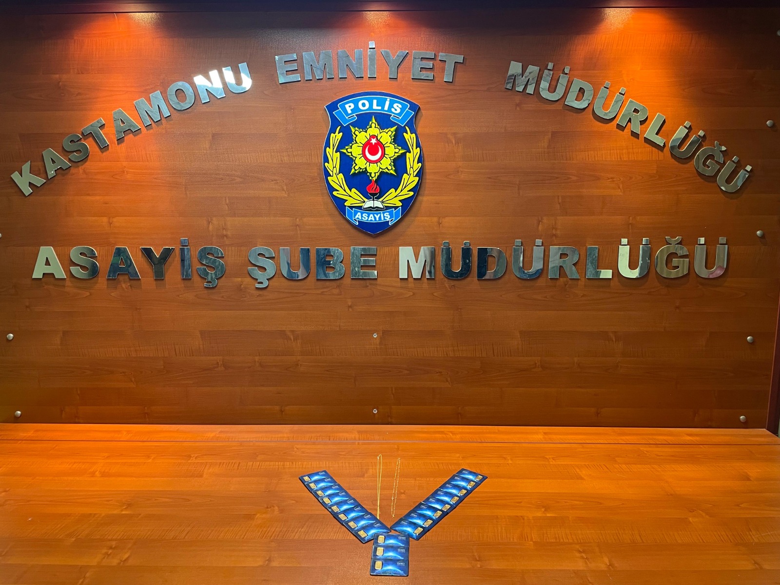 Kastamonu'da Sahte Altın Operasyonu 3 Şahıs Gözaltına Alındı! 1-3