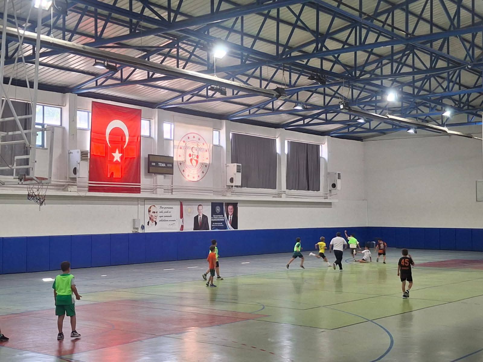 Kastamonu'da Yaz Kur'an Kursu Öğrencileri Futsal Turnuvasında Ter Döktü