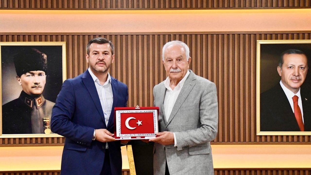 Kastamonulu Belediye Başkanı Çetinkaya’ya Hemşehrilerinden Moral Ziyareti (1)