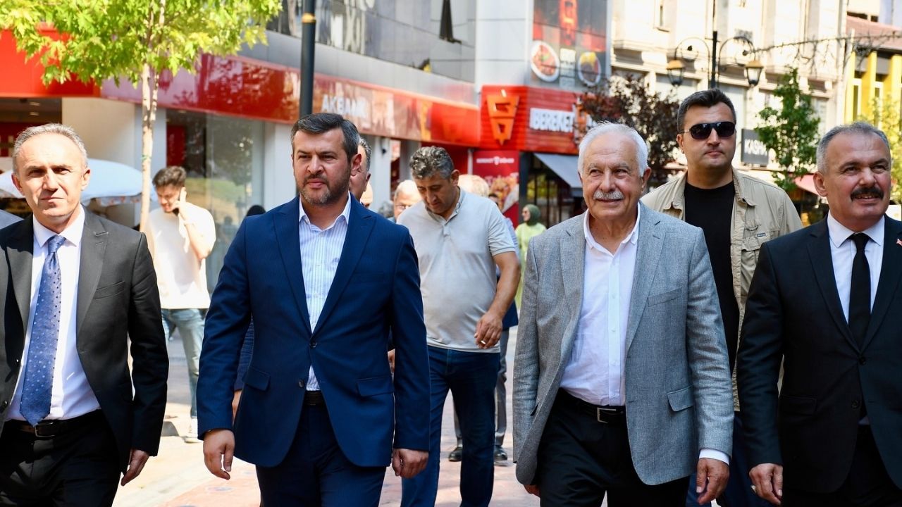Kastamonulu Belediye Başkanı Çetinkaya’ya Hemşehrilerinden Moral Ziyareti (3)