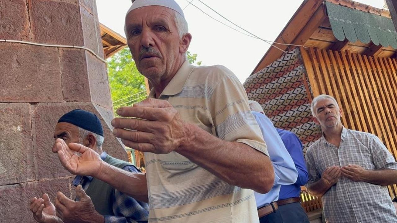 Kastamonu’nun Ilçesinde Yağmur Duasına Çıktılar (1)-1