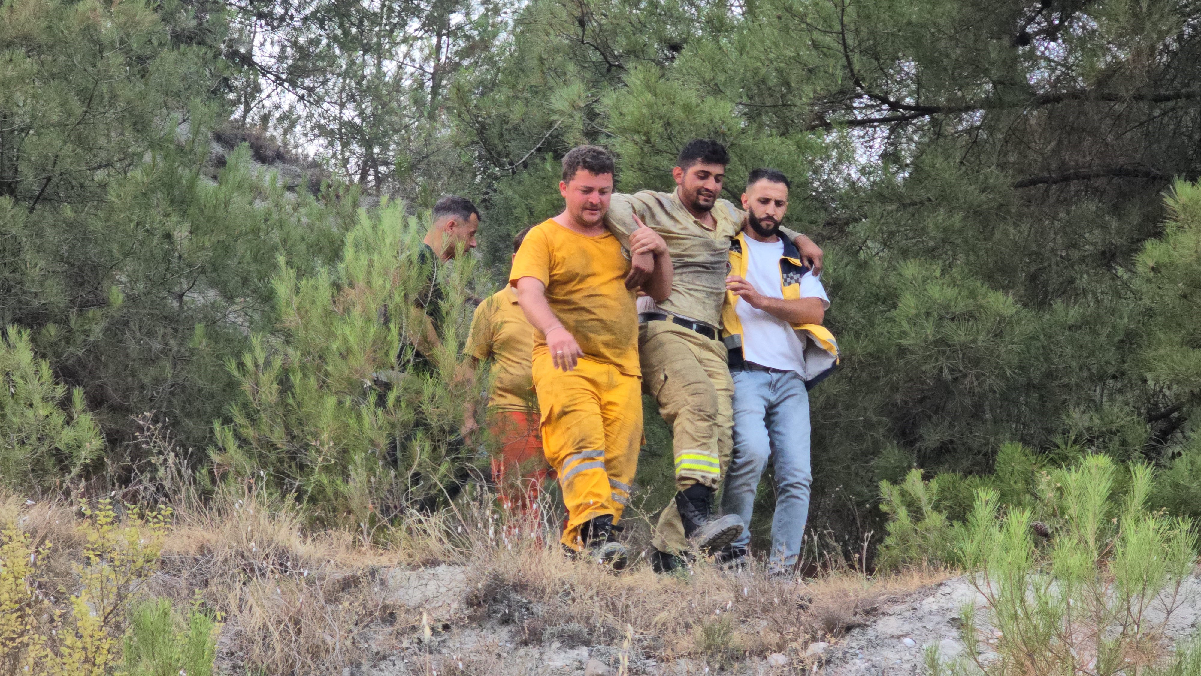 Komşu Ilde Orman Yangınına Müdahale Eden 2 Işçi Hastaneye Kaldırıldı! 5