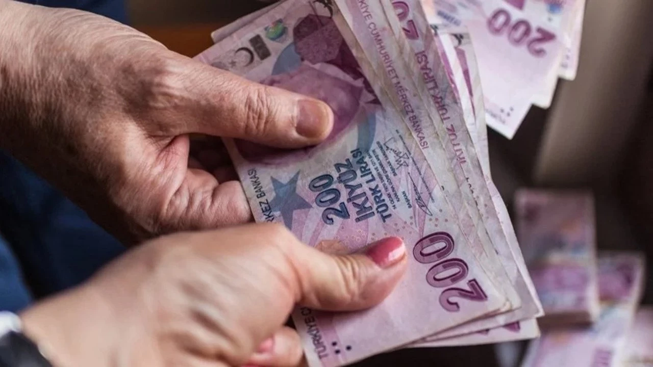Memur Ve Emekli Zam Teklifi Için Kritik Gün Hükümetin Teklifi Açıklanacak!