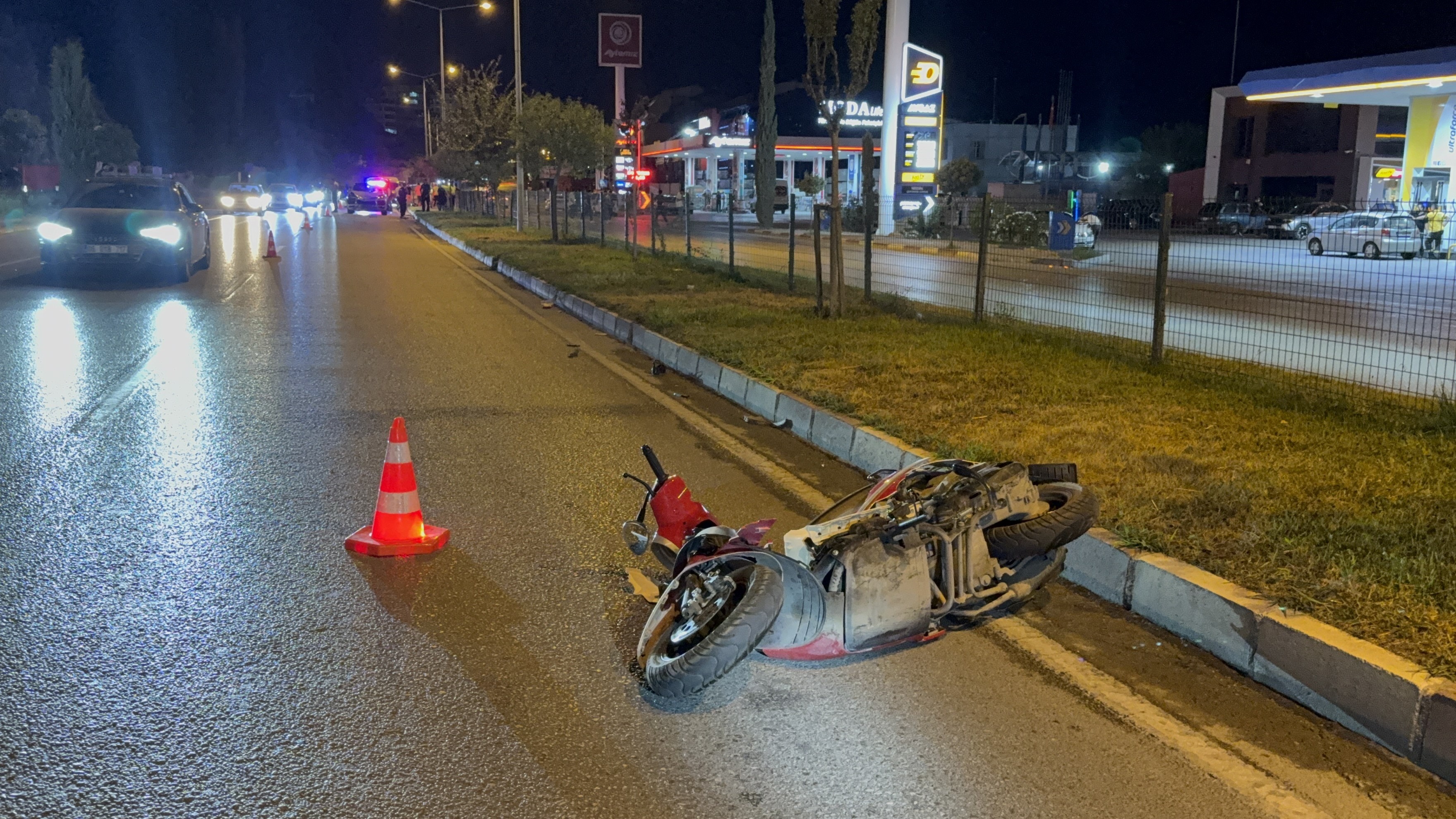 Otomobil Ile Motosiklet Çarpıştı 2 Kişi Hayatını Kaybetti 12