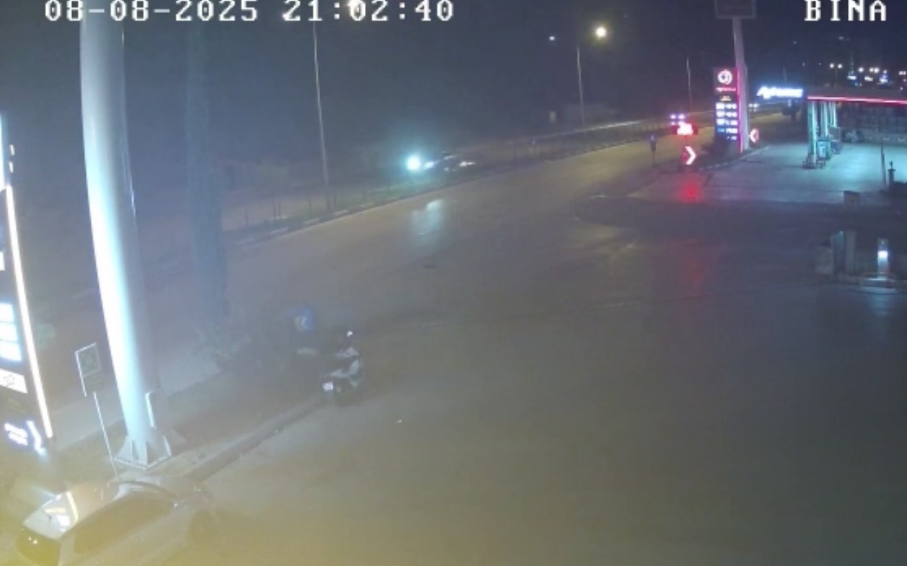 Otomobilin Çaptığı Motosikletli Çift Toprağa Verildi 12