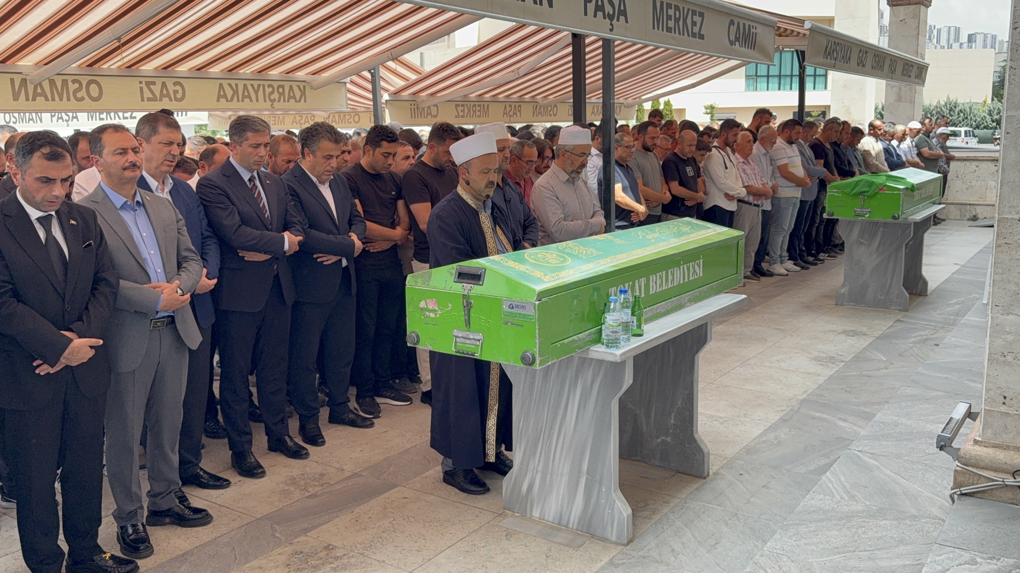 Otomobilin Çaptığı Motosikletli Çift Toprağa Verildi 4
