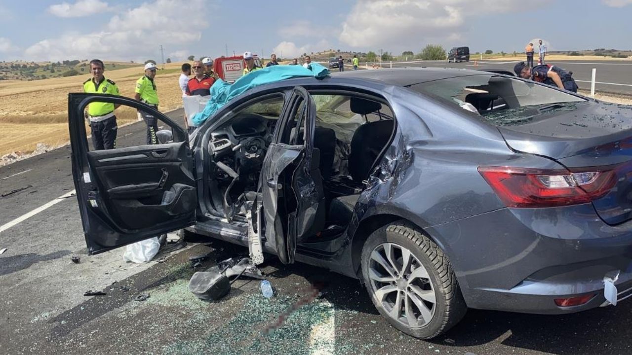 Otomobillerin Hurdaya Döndüğü Kazada Can Kaybı 4’E Yükseldi (2)