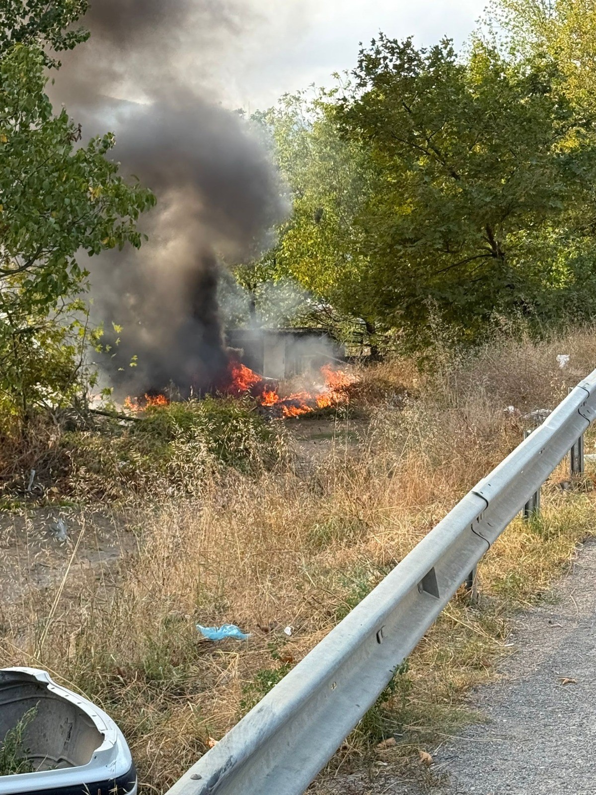 Şarampole Uçtu Feci Kazada Otomobil Alev Topuna Döndü 1