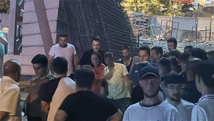 Son Dakika Kastamonu'da Kule Vinçte Yaşamına Son Vermek Isteyen Şahıs Ikna Edildi!