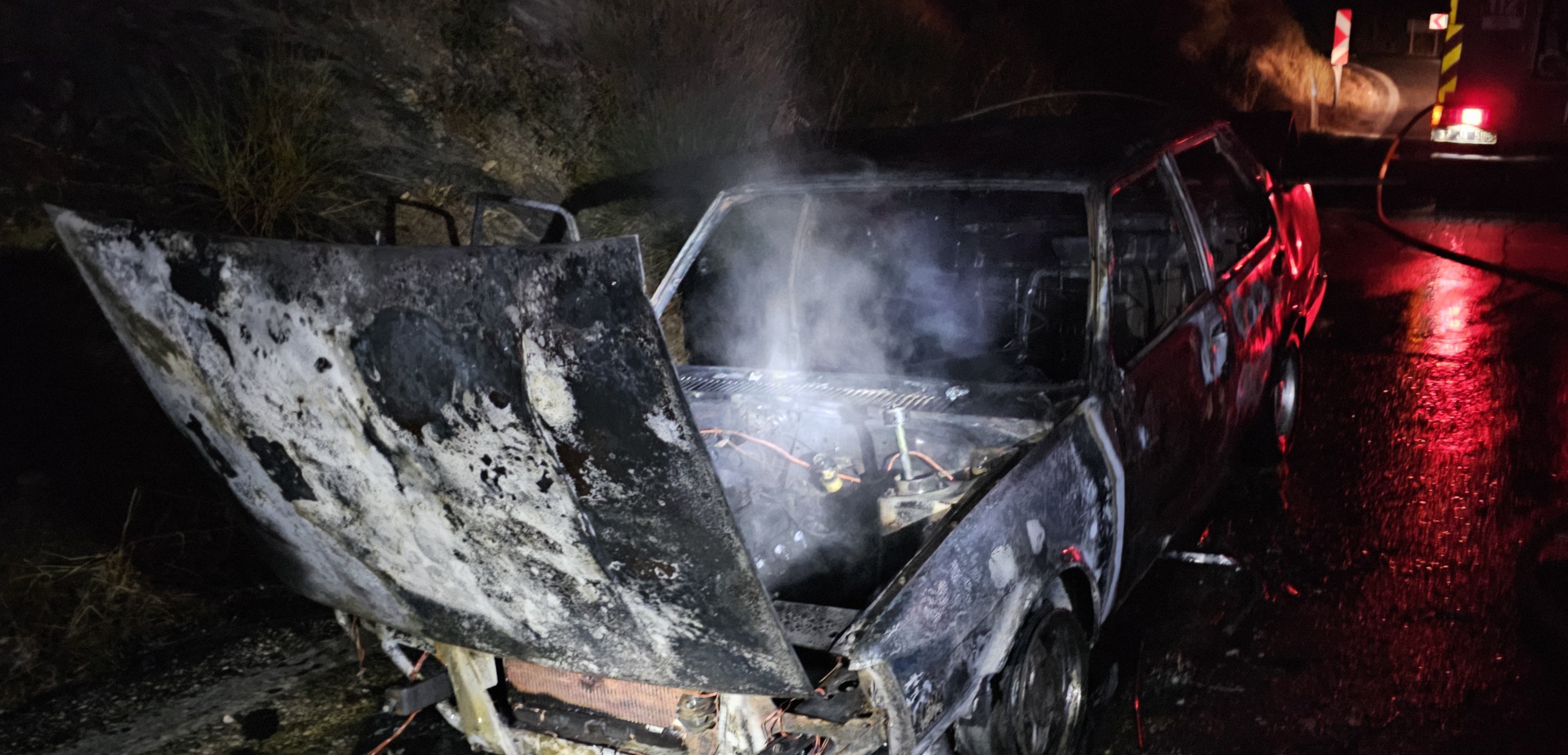 Son Dakika Kastamonu'da Otomobil Seyir Halindeyken Alev Alev Yandı! 5