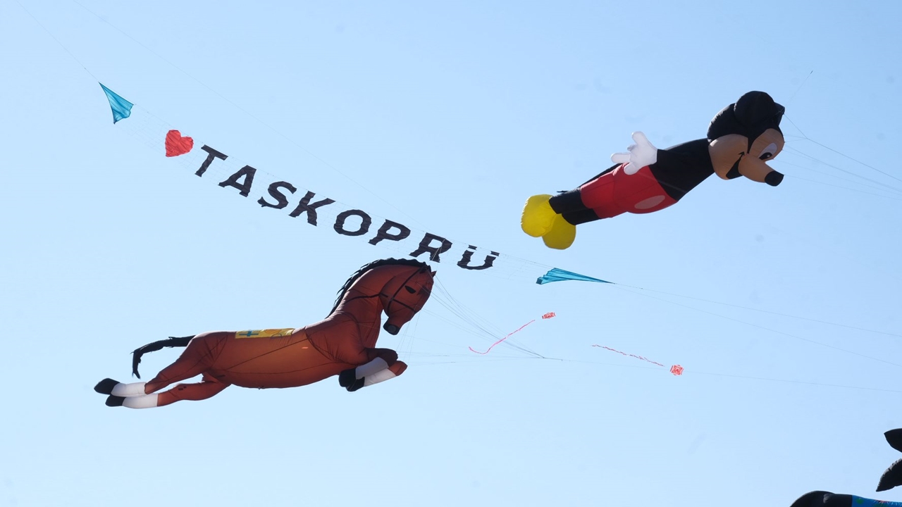 Taşköprü Ilçesinde Uçurtma Şenliği (17)