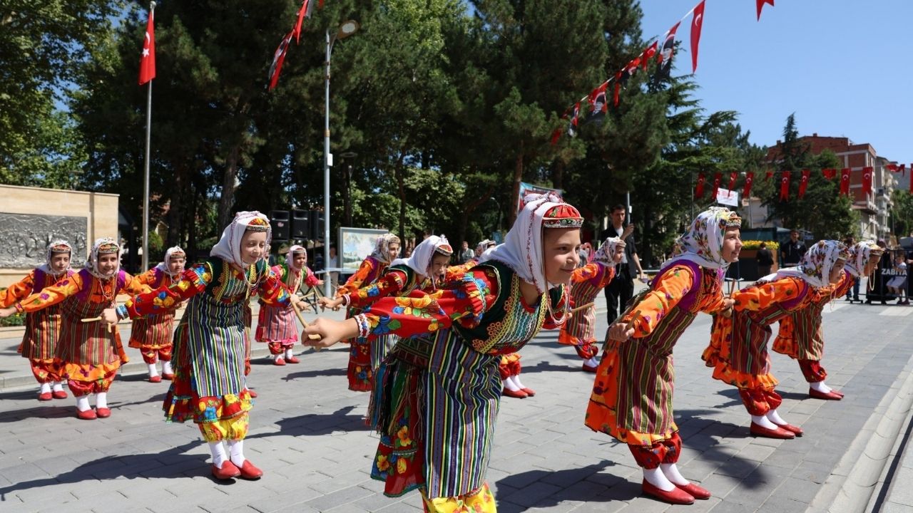 Taşköprü’de Atatürk’ün Ziyaretinin 100. Yılı 11 Pare Top Atışıyla Kutlandı (1)