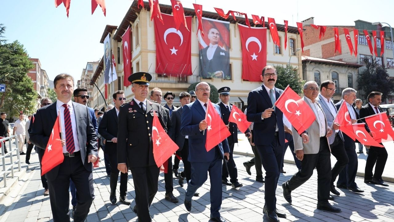 Taşköprü’de Atatürk’ün Ziyaretinin 100. Yılı 11 Pare Top Atışıyla Kutlandı (3)