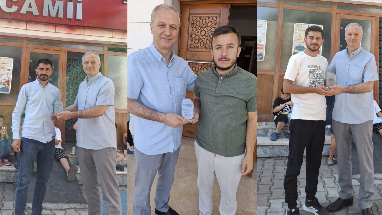 Taşköprü'de Örnek Muhtar Kur’an Kursu Öğrencilerine Belge, Hocalara Plaket (5)