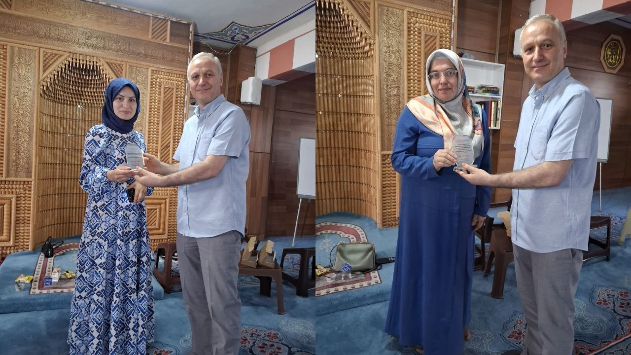 Taşköprü'de Örnek Muhtar Kur’an Kursu Öğrencilerine Belge, Hocalara Plaket (6)