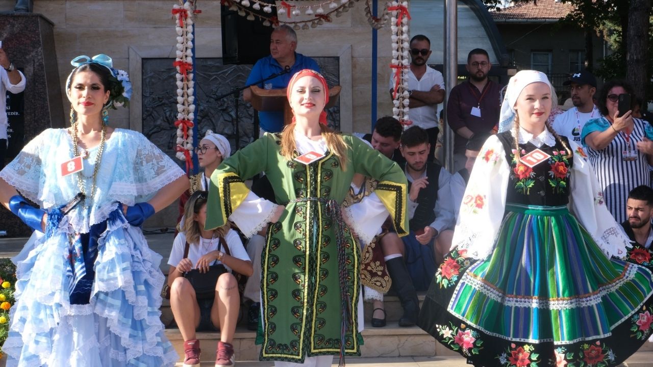 Taşköprü’de Sarımsak Güzeli Tacı Polonya’ya Gitti (2)