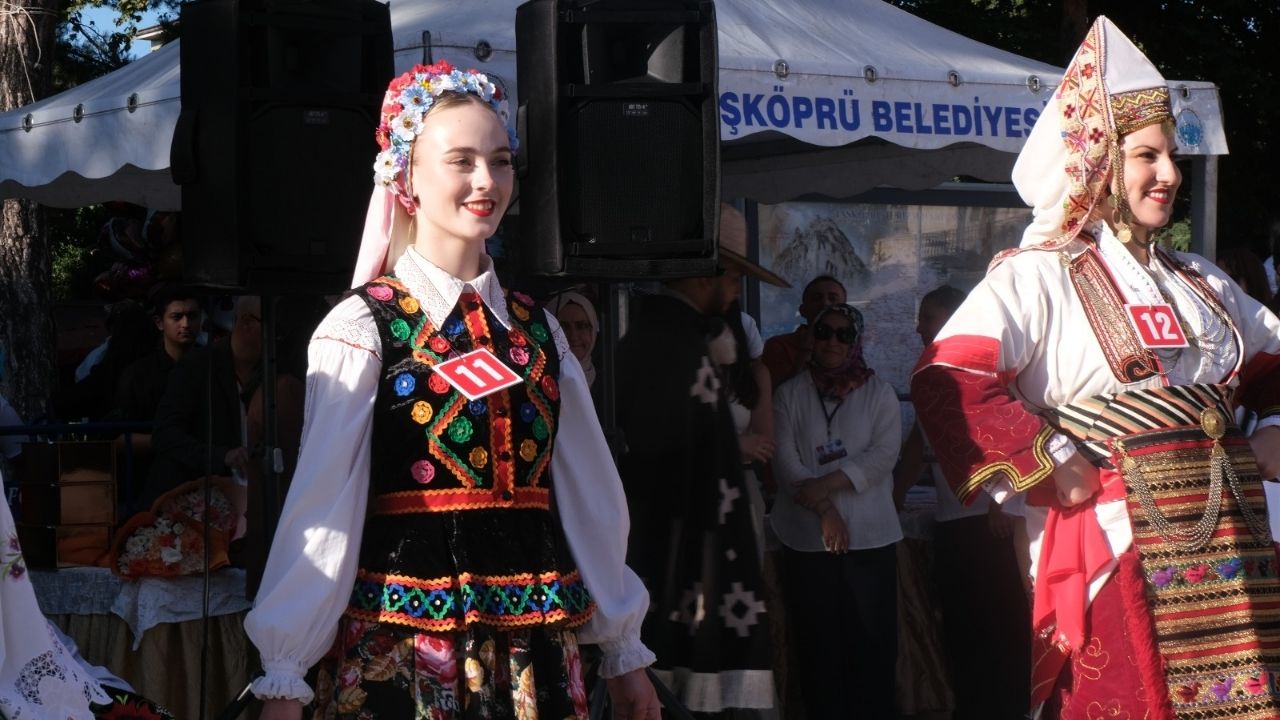 Taşköprü’de Sarımsak Güzeli Tacı Polonya’ya Gitti (4)