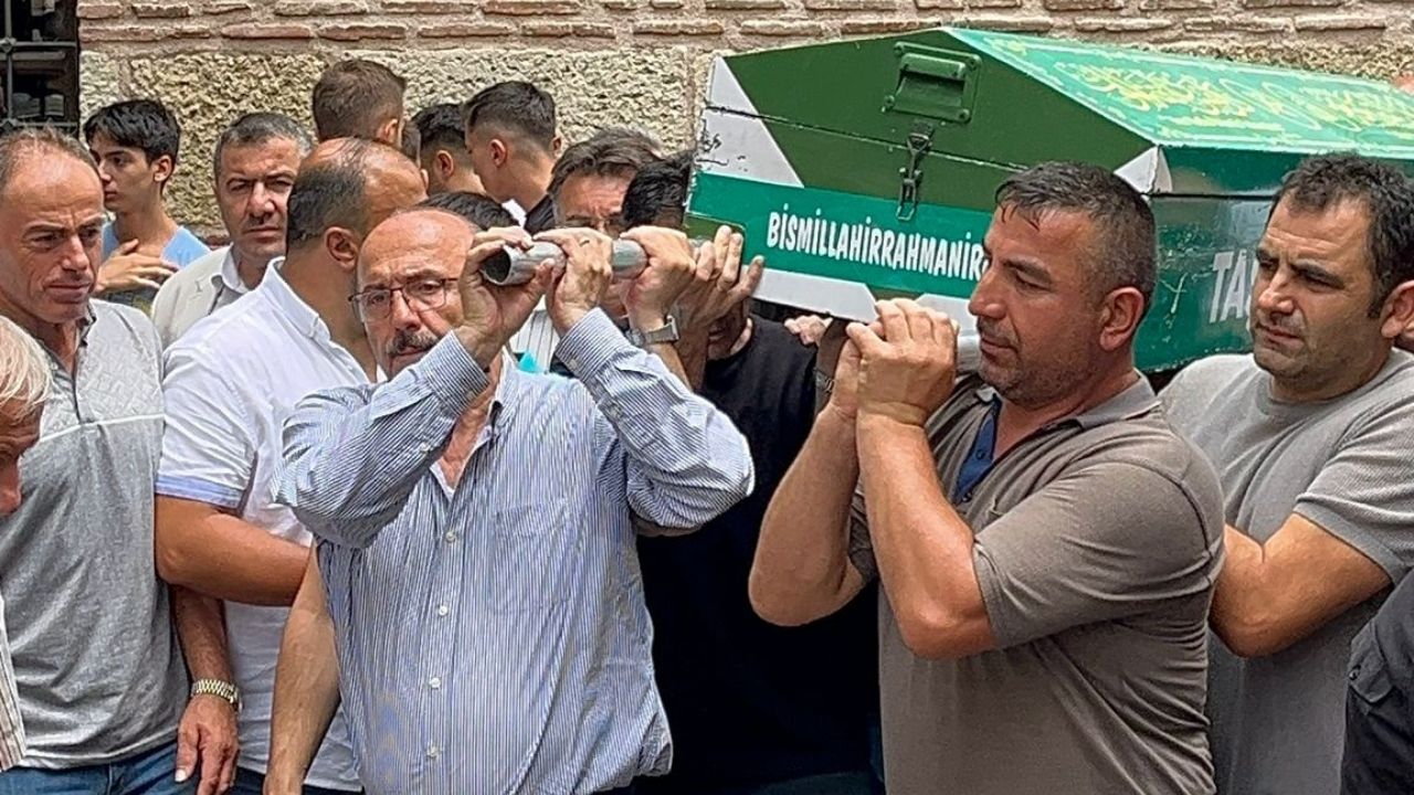 Taşköprü’nün Tanınan Esnafı İdris Yamak Son Yolculuğuna Uğurlandı (4)