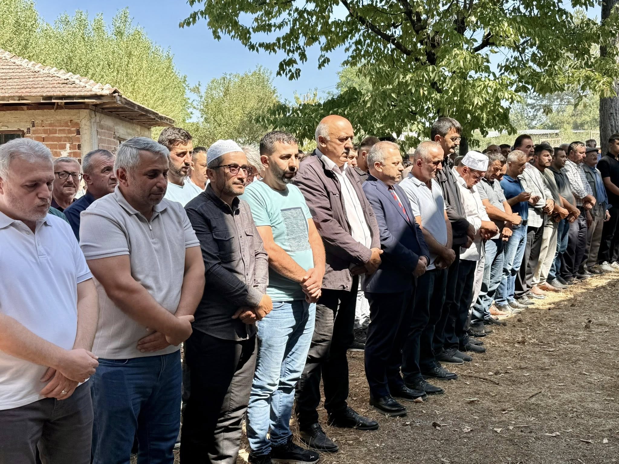 Yaşamına Son Vermişti Taşköprü'nün Köyünde Son Yolculuğuna Uğurlandı