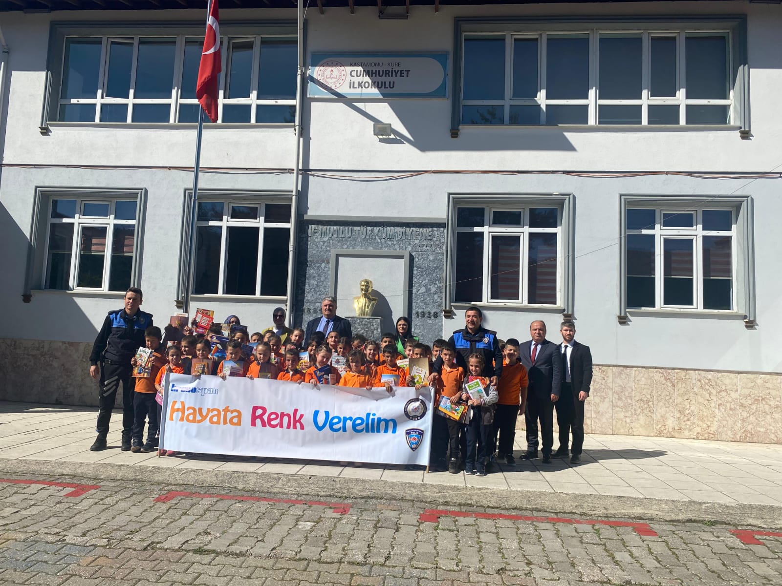 853 Öğrenci 'Hayata Renk Verelim' Projesi Ile Bilinçlendi 22