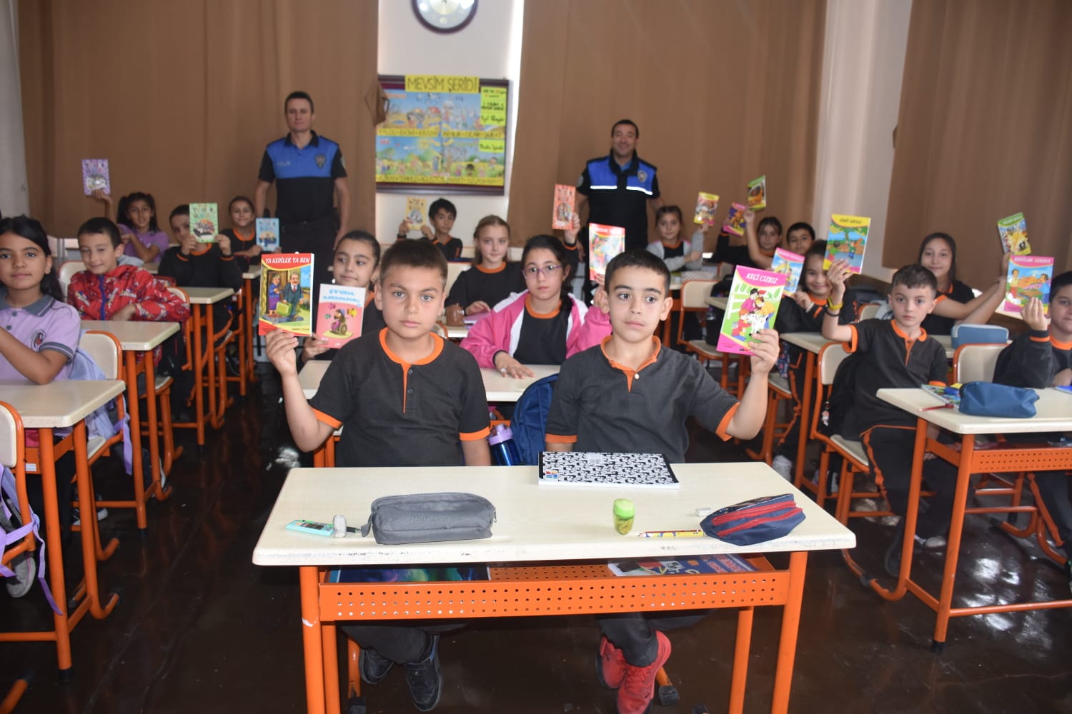 853 Öğrenci 'Hayata Renk Verelim' Projesi Ile Bilinçlendi