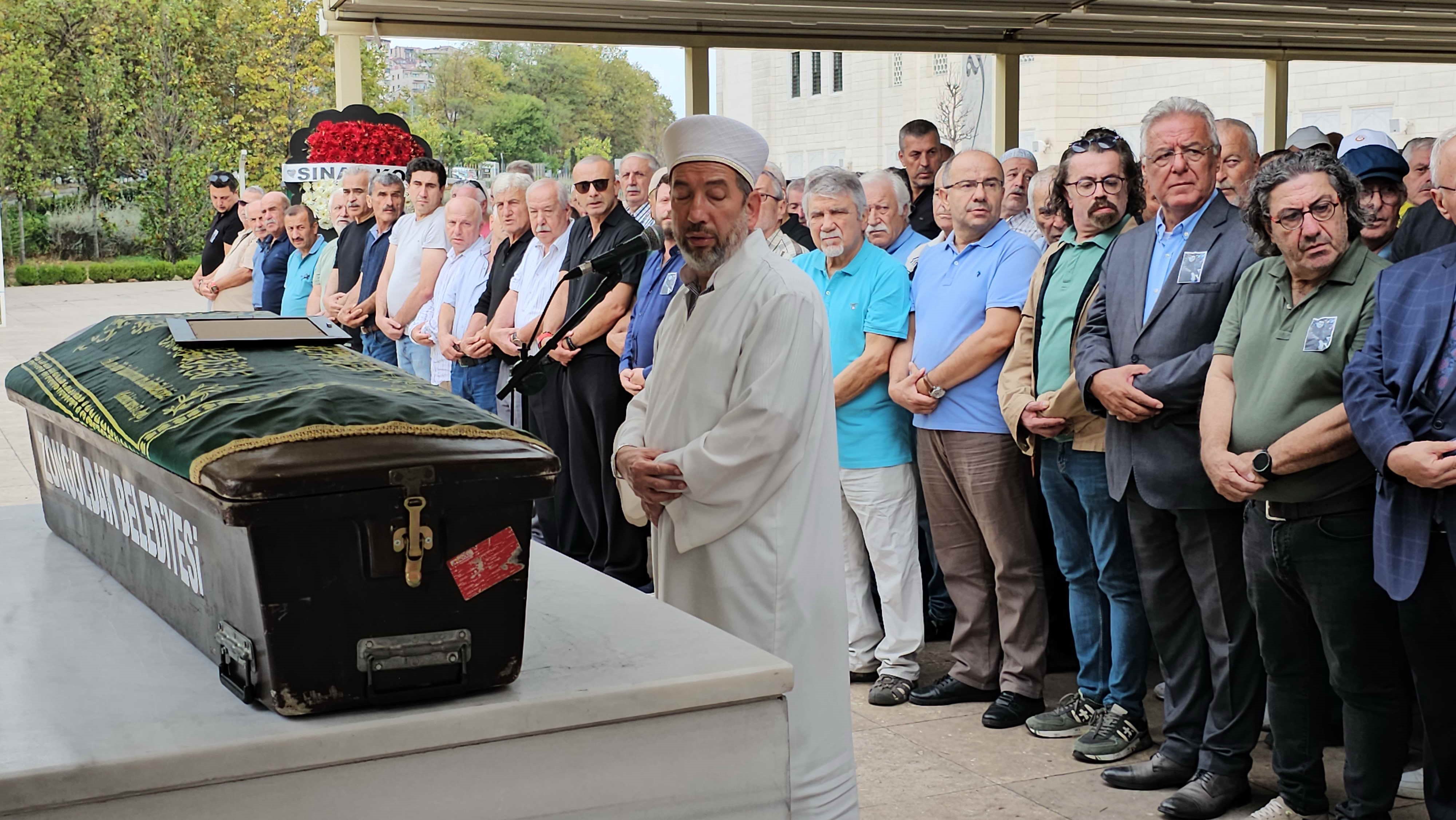 Acı Olay Doğum Gününde Kaza Yapan Genç Toprağa Verildi 3