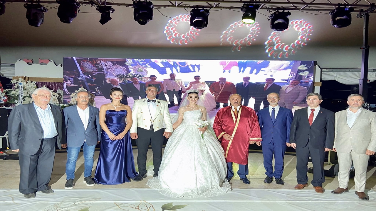 Dilek Iğdirli Mesut (3)