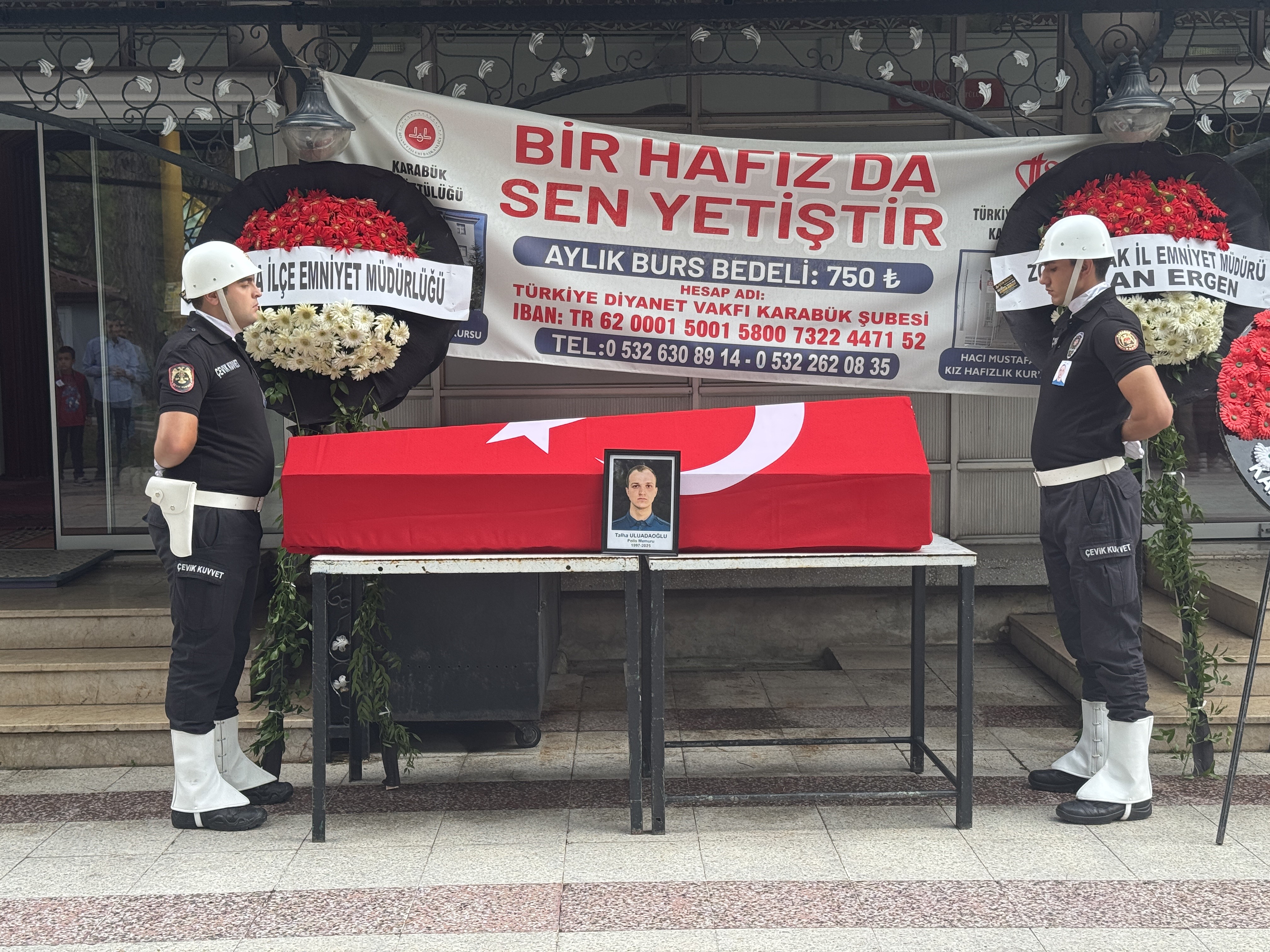 Feci Kazada Yaşamını Yitiren Polis Memuru Son Yolculuğuna Uğurlandı 4