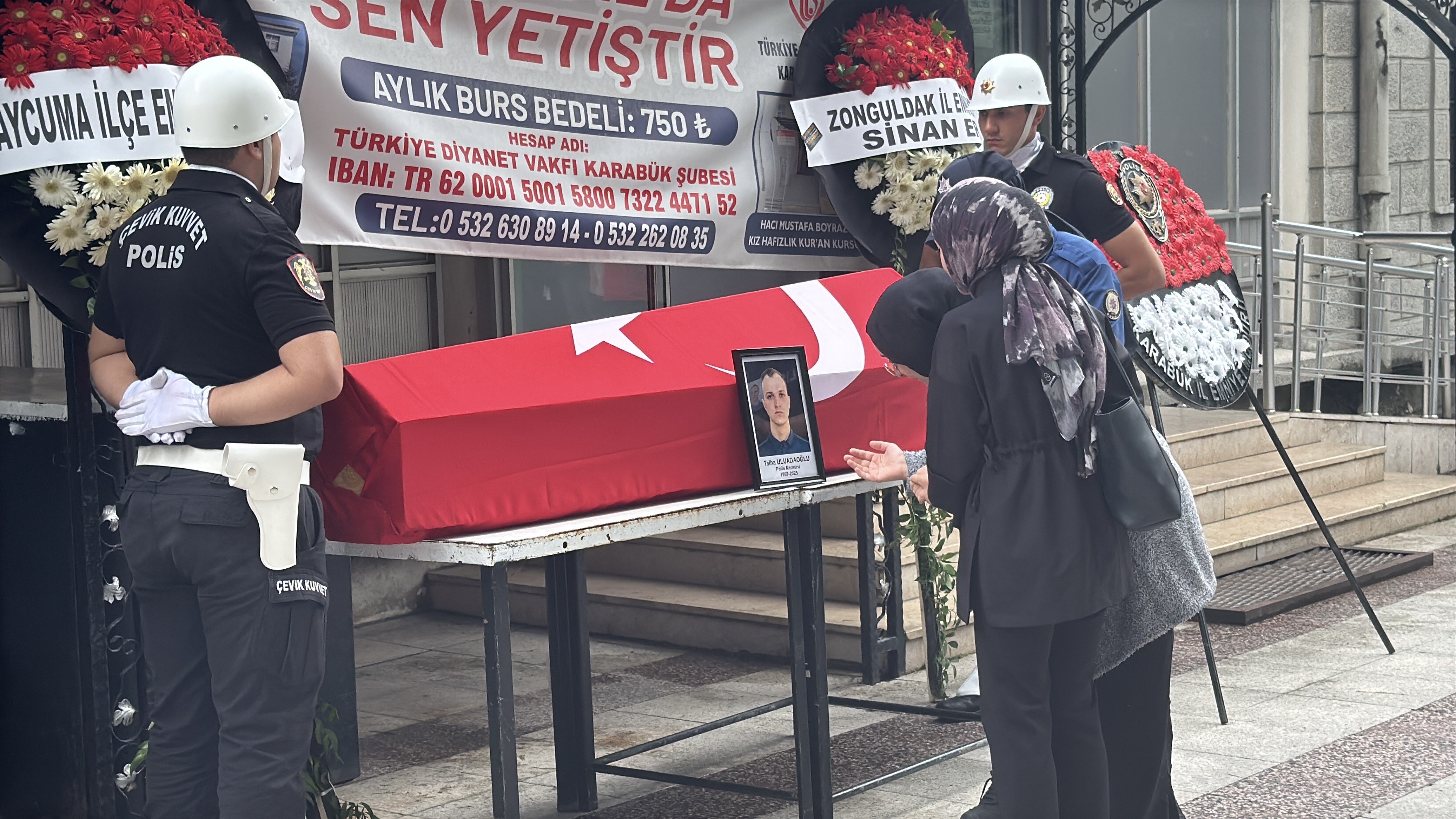 Feci Kazada Yaşamını Yitiren Polis Memuru Son Yolculuğuna Uğurlandı 5