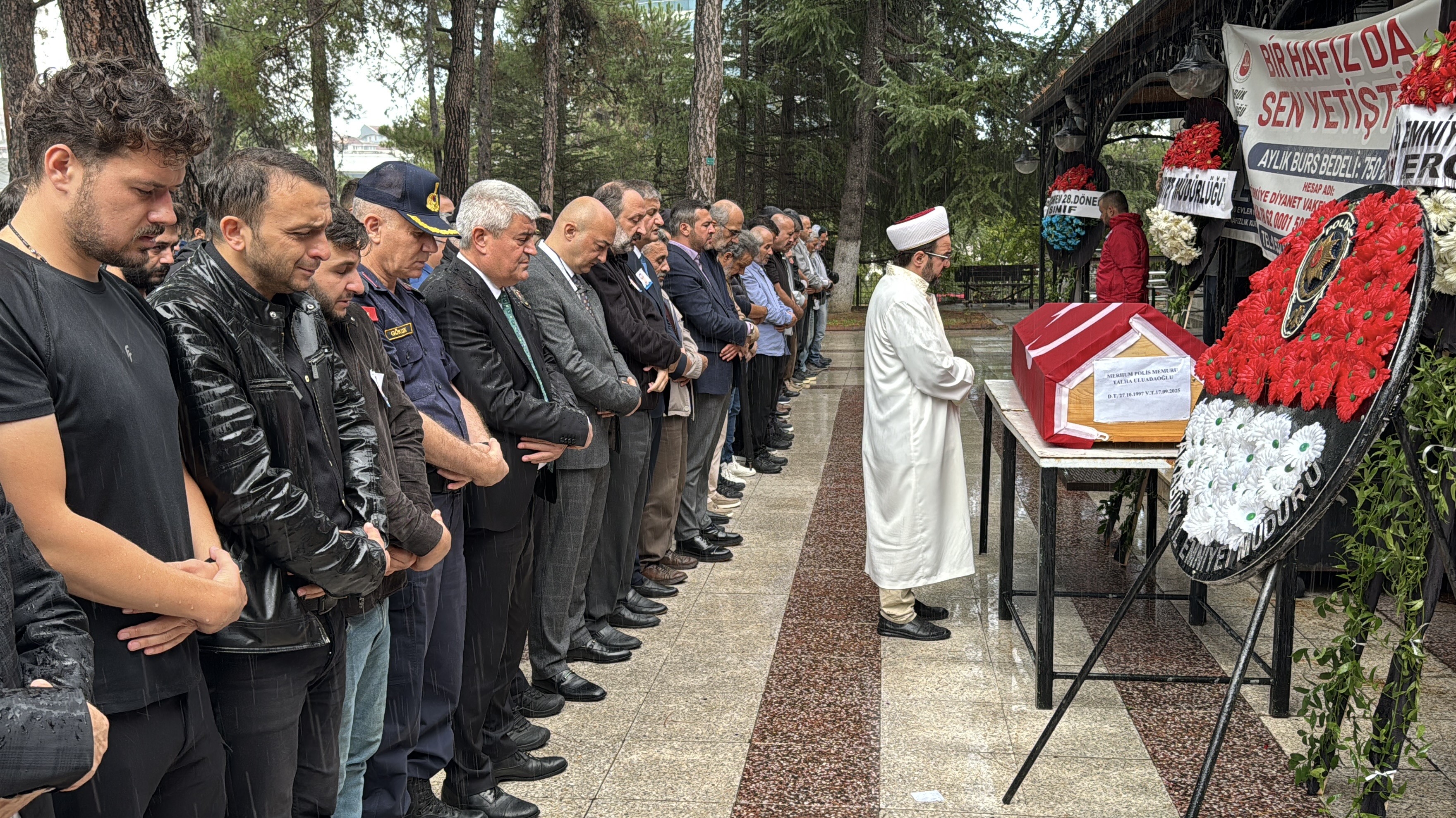 Feci Kazada Yaşamını Yitiren Polis Memuru Son Yolculuğuna Uğurlandı 7