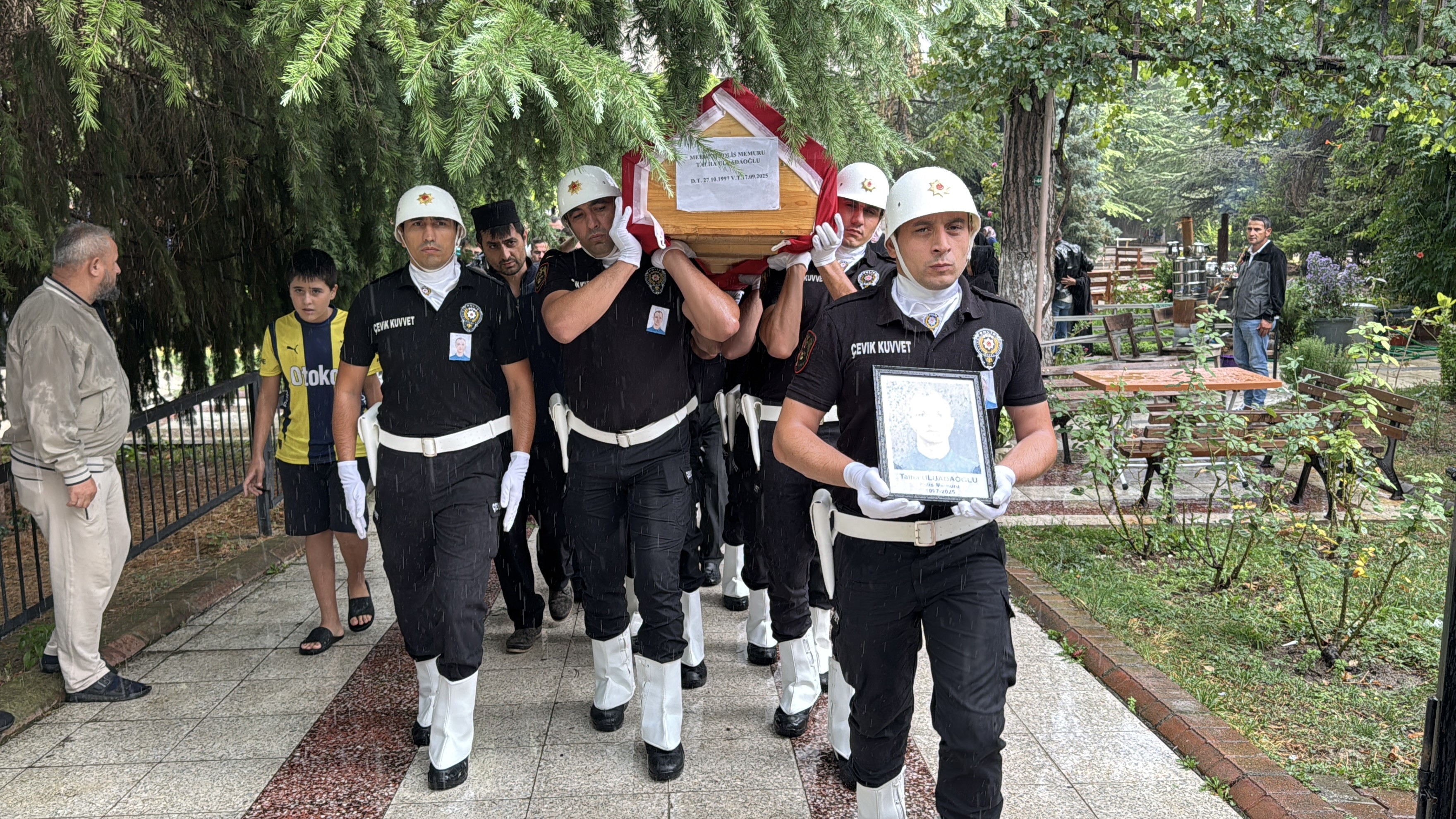 Feci Kazada Yaşamını Yitiren Polis Memuru Son Yolculuğuna Uğurlandı 8