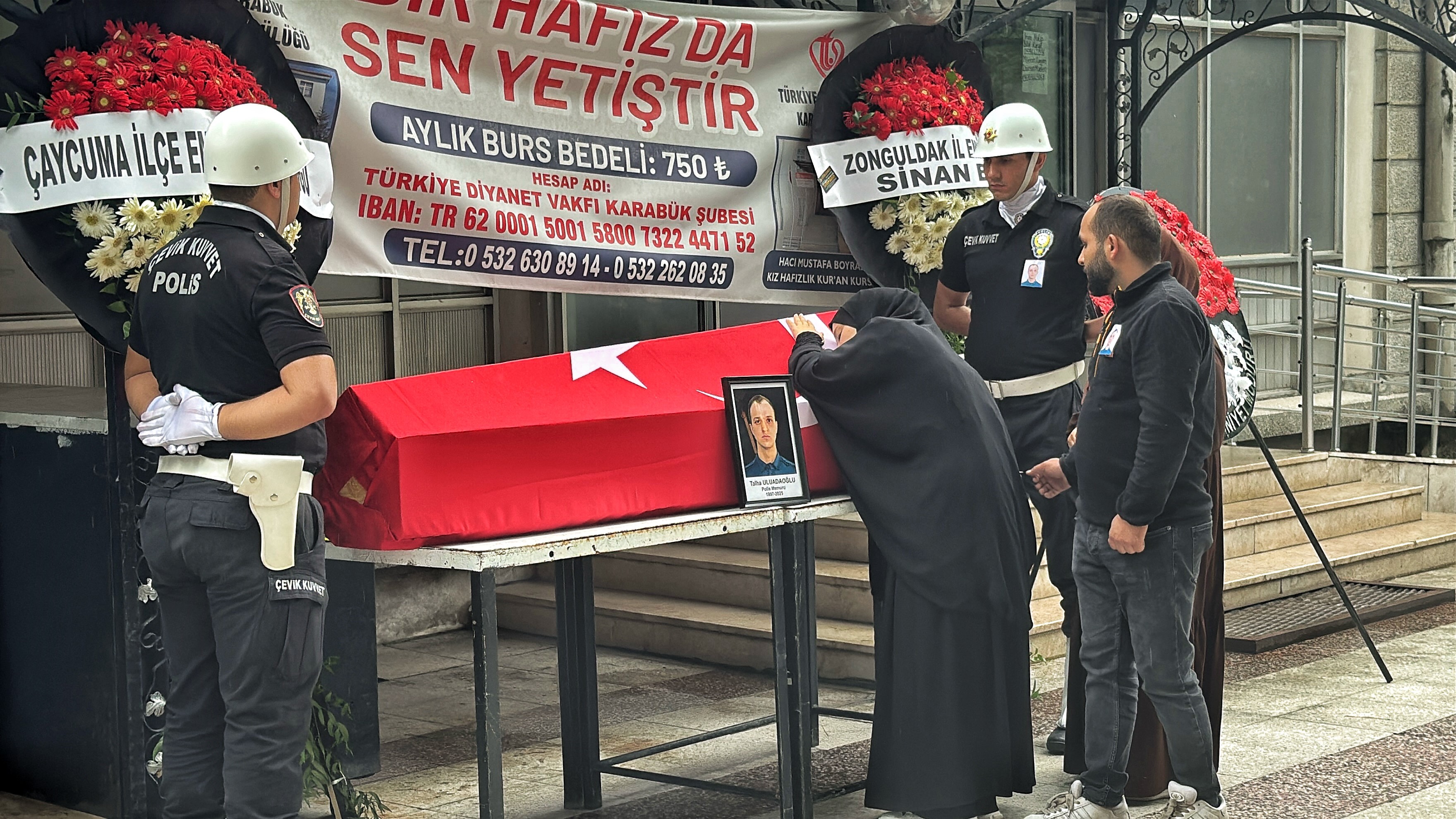 Feci Kazada Yaşamını Yitiren Polis Memuru Son Yolculuğuna Uğurlandı 88