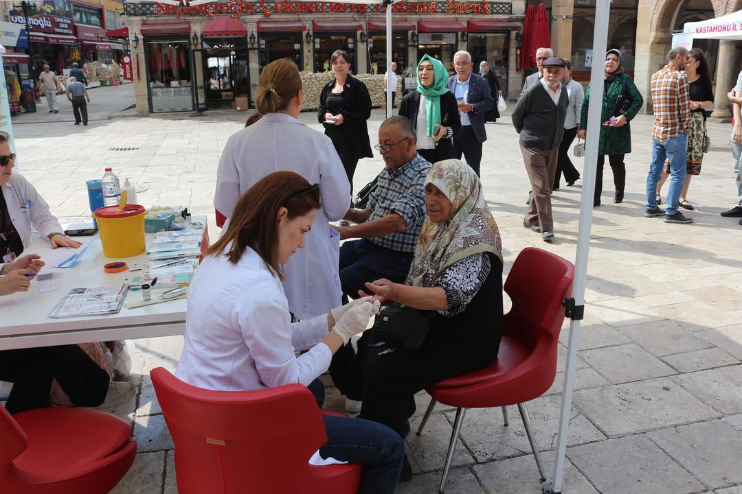 'Halk Sağlığı Sokağı' Kastamonu’da Yoğun Ilgi Gördü 3