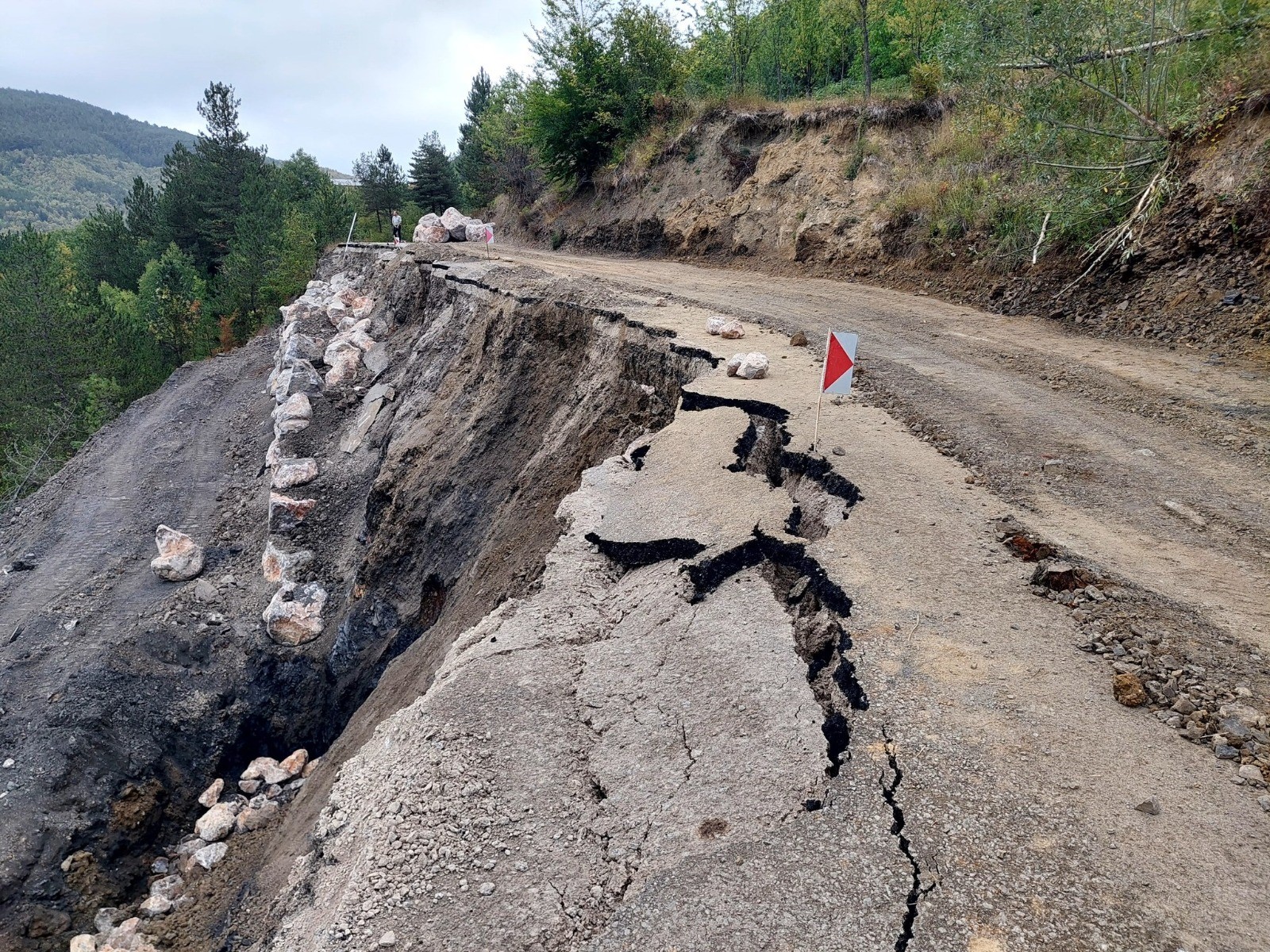 Heyelan Kastamonu'nun Köy Yolunu Ulaşıma Kapattı 22