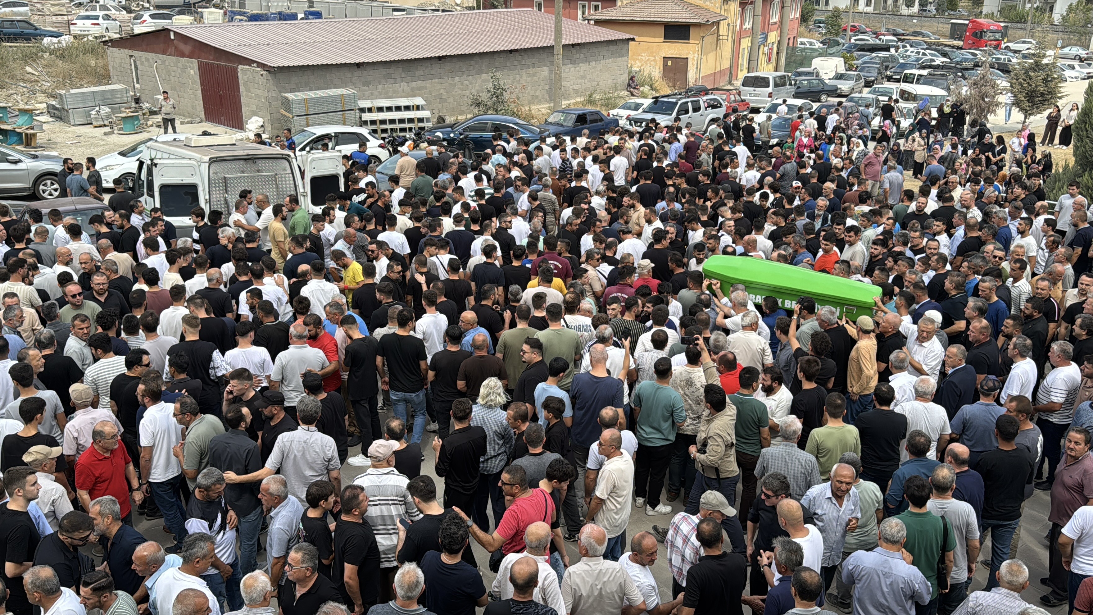 İş Kazasında Yaşamını Yitiren Stajyer Öğrenci Gözyaşlarıyla Uğurlandı 1