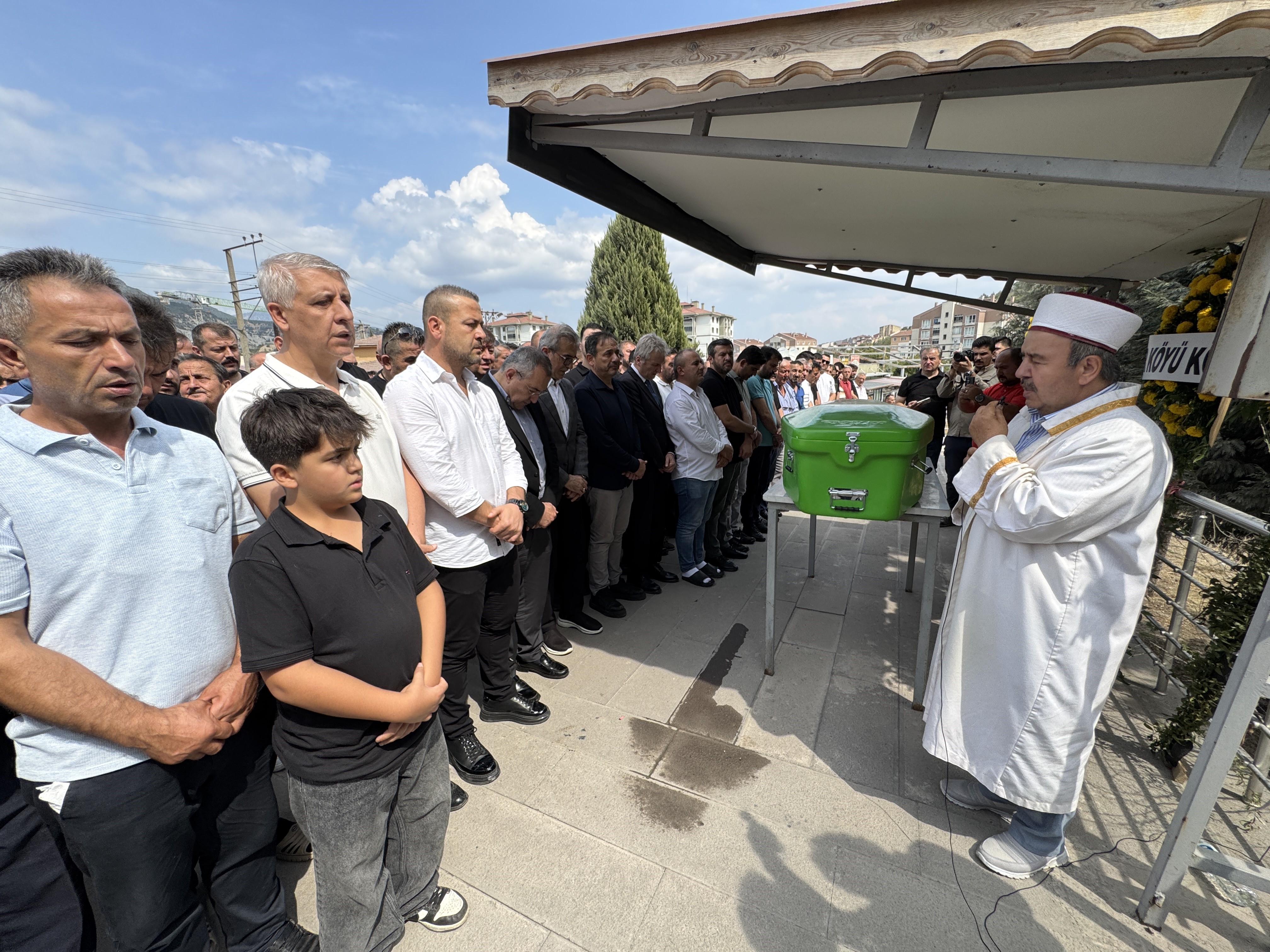 İş Kazasında Yaşamını Yitiren Stajyer Öğrenci Gözyaşlarıyla Uğurlandı 3